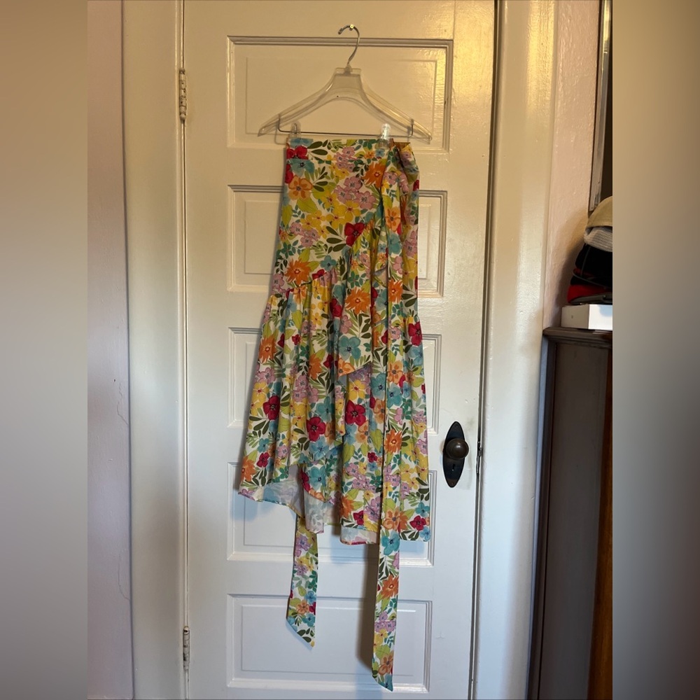 5 for $25! M/L Nylon Apparel wrap skirt